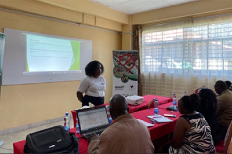 Training Professionals on Caged Farming Alternative